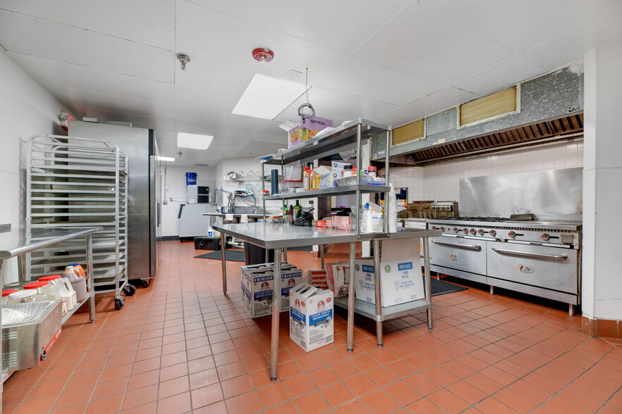 More Photos Of 3100 Branch Ave, Temple Hills Unknown For Lease