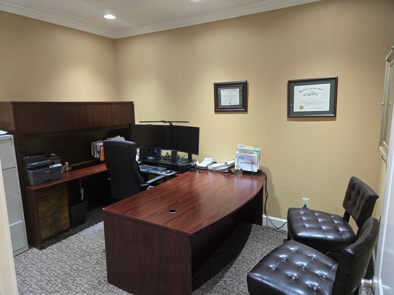 More Photos Of 6314-6324 S US 301, Riverview Office For Lease
