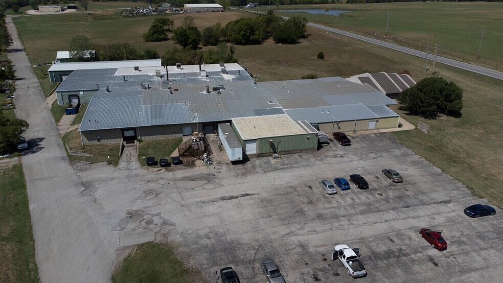 Primary Photo Of 107 A St., Caney Industrial For Lease