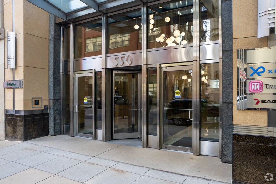 More Photos Of 550 W Jackson Blvd, Chicago Office For Lease