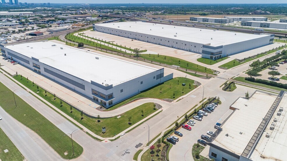 More Photos Of 3901 N Sylvania Ave, Fort Worth Warehouse For Lease