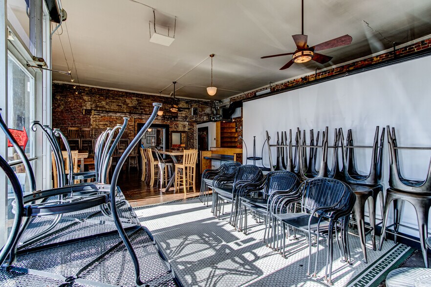 More Photos Of 211 10th St, Augusta Restaurant For Lease