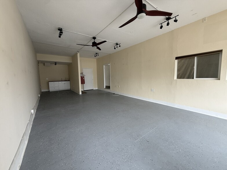 More Photos Of 2886-2888 Mission Blvd, San Diego Storefront Retail Residential For Lease