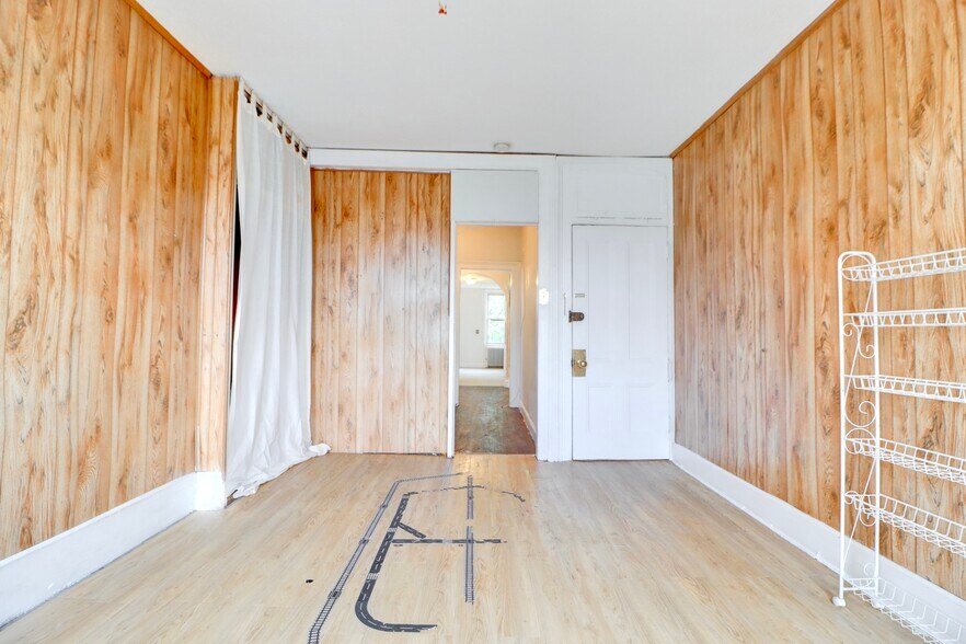 More Photos Of 159 Nassau Ave, Brooklyn Apartments For Sale