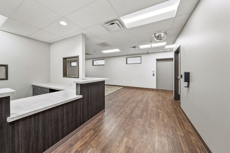 More Photos Of 2166 NW Vine St, Grants Pass Medical For Sale