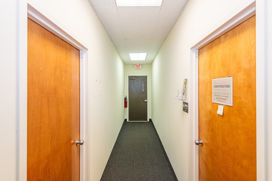 More Photos Of 59 E Mill Rd, Long Valley Office For Sale