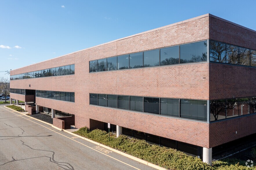 More Photos Of 25 E Spring Valley Ave, Maywood Office For Lease