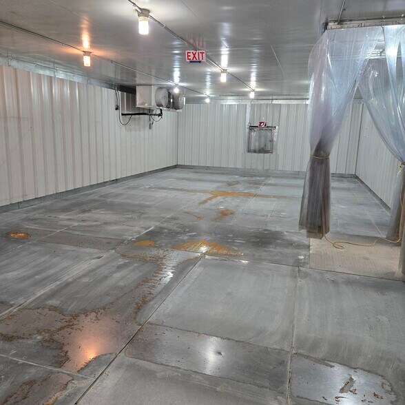 More Photos Of 1050 Benson St, River Falls Warehouse For Sale