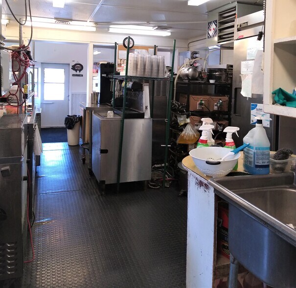 More Photos Of 811 W Findlay St, Carey Restaurant For Sale