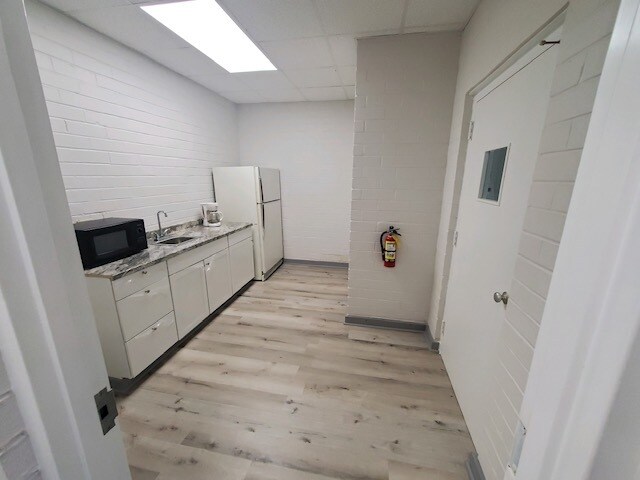 More Photos Of 2370 Vineville Ave, Macon-Bibb Office Residential For Lease