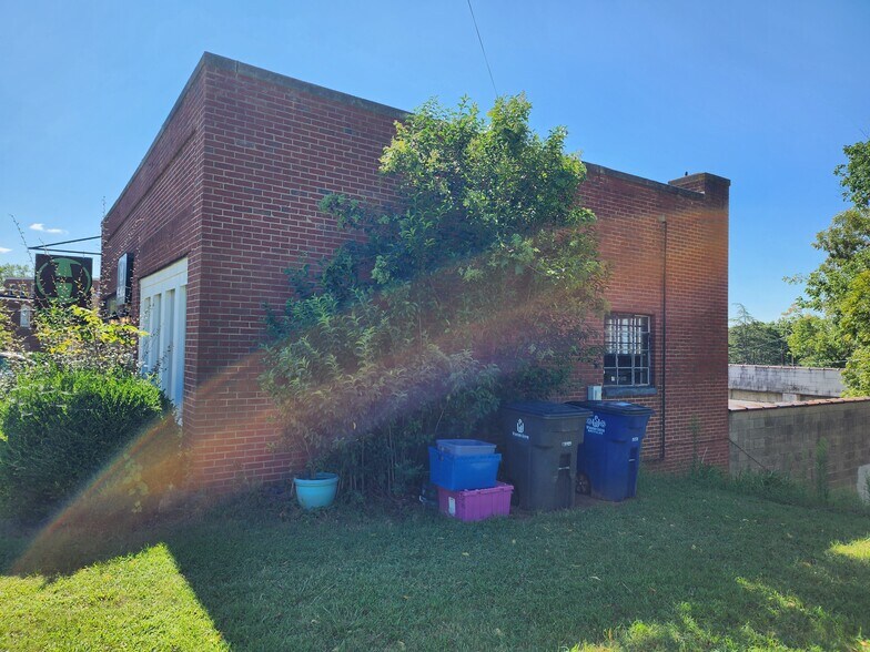 More Photos Of 414 Brookstown Ave, Winston-Salem Warehouse For Sale