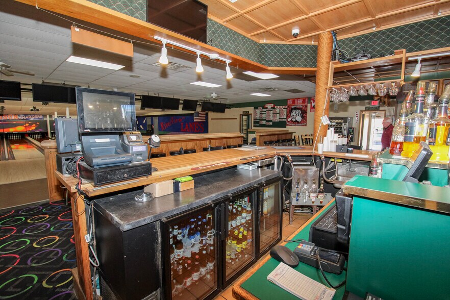 More Photos Of 125 Main St, Huron Bowling Alley For Sale
