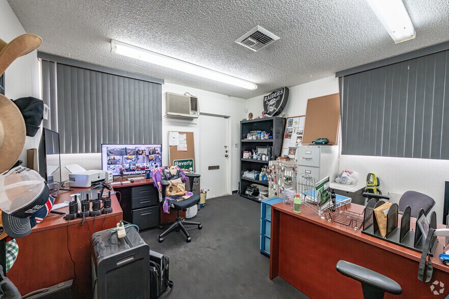 More Photos Of 1247 Brooks St, Ontario Land For Lease