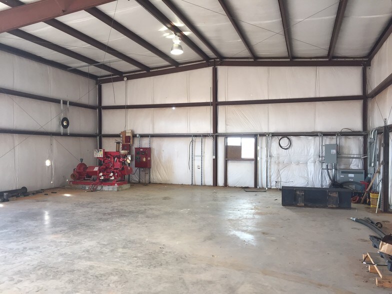 More Photos Of 1294 S Highway 87, Winslow Warehouse For Sale