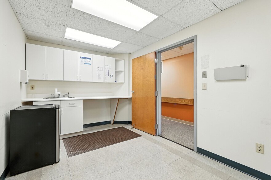 More Photos Of 185 West Ave, Ludlow Medical For Sale