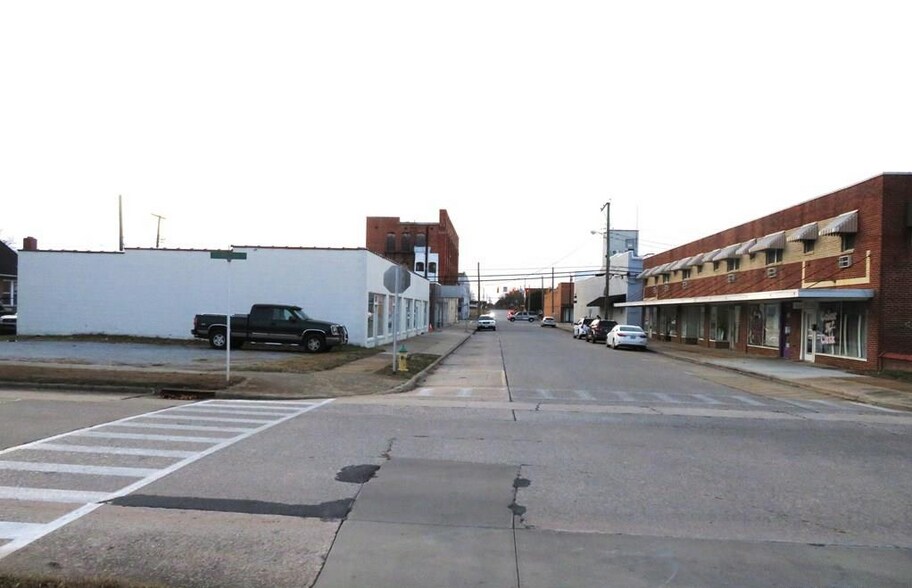 More Photos Of 15 E 11th St, Roanoke Rapids Storefront Retail Office For Sale