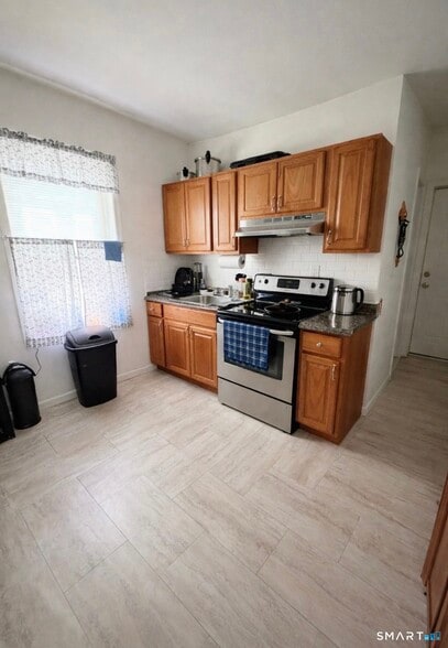 More Photos Of 40-42 Webster St, Hartford Apartments For Sale