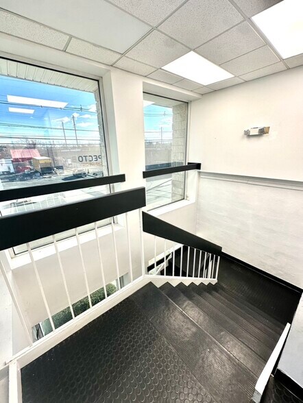 More Photos Of 1061 E Elizabeth Ave, Linden Warehouse For Lease