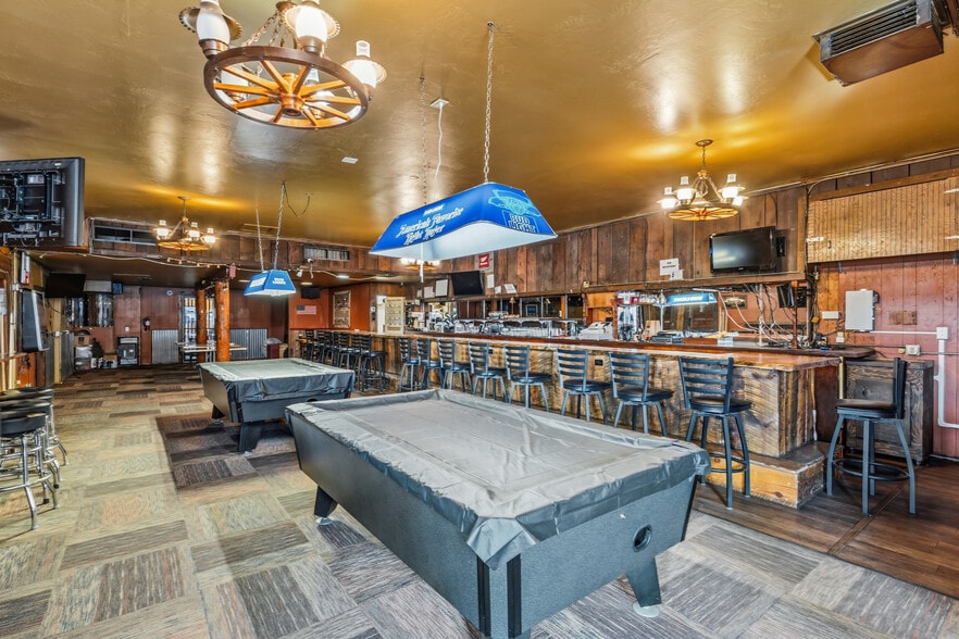 More Photos Of 217 E Pine St, Central Point General Retail For Sale