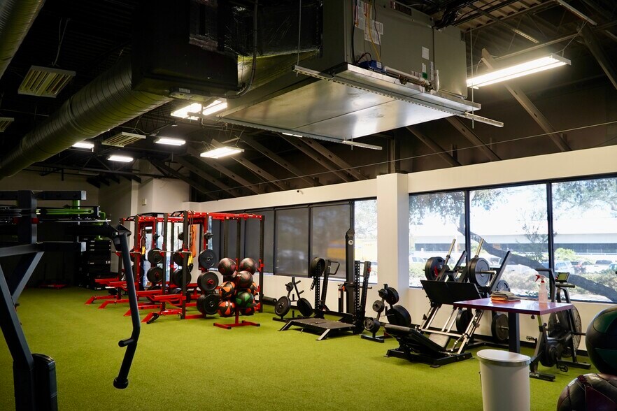 More Photos Of 5850 W Cypress St, Tampa Office For Lease