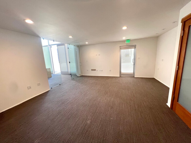 More Photos Of 310 E Haley St, Santa Barbara Loft Creative Space For Lease