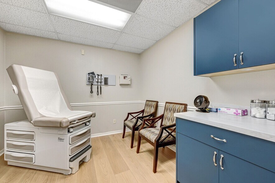 More Photos Of 1801 Sarno Rd, Melbourne Medical For Sale