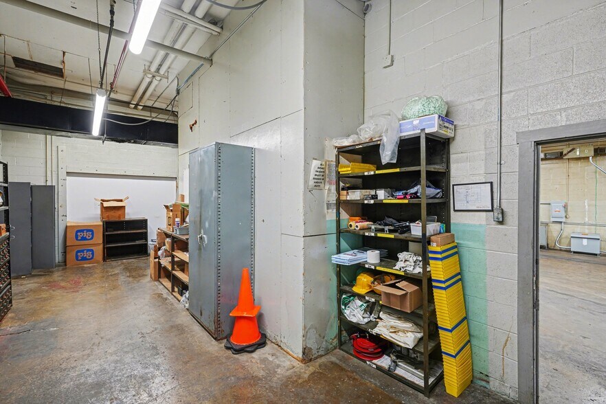 More Photos Of 49 S 2nd St, New Vienna Manufacturing For Lease