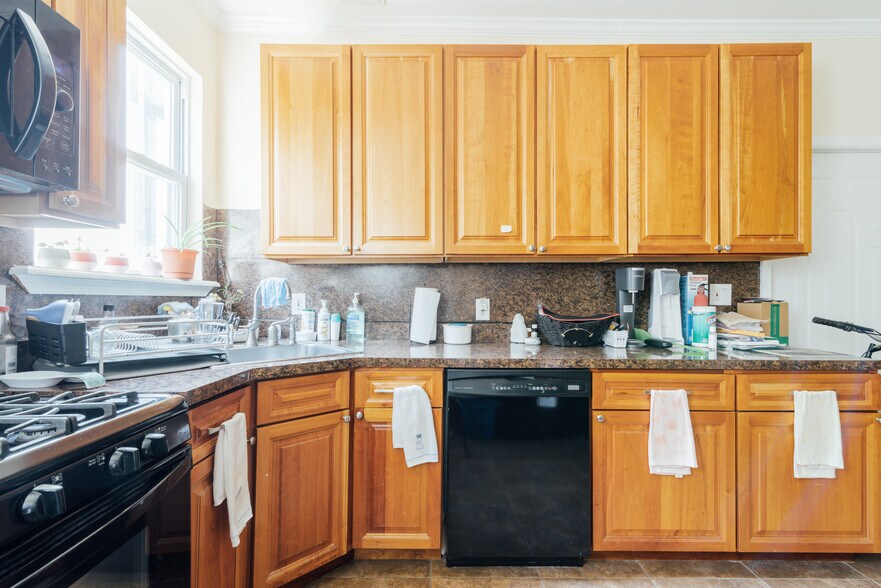 More Photos Of 804 Broadway, Bayonne Storefront Retail Residential For Lease