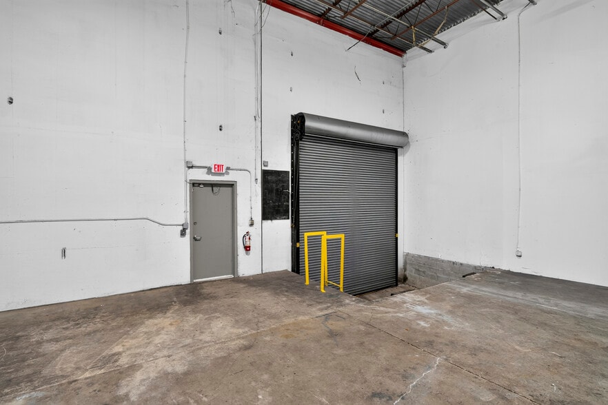 More Photos Of 3402 SW 26th Ter, Fort Lauderdale Warehouse For Lease