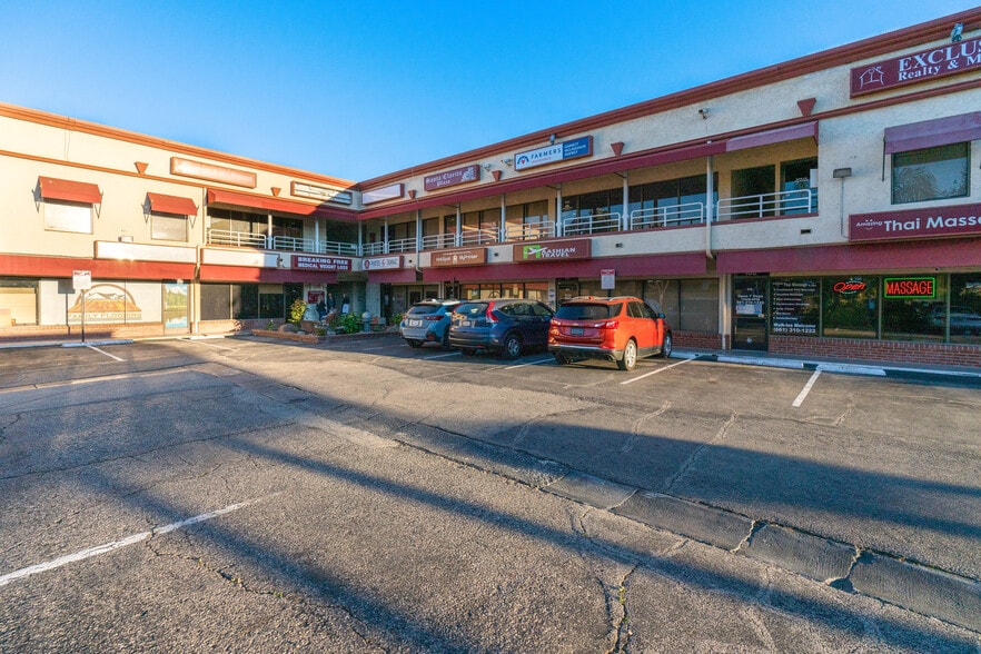 More Photos Of 23942-23945 Lyons Ave, Santa Clarita Storefront Retail Office For Lease