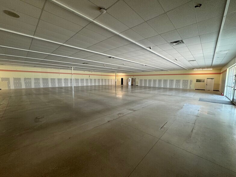 More Photos Of 2101 Central Point Pky, Lima Freestanding For Sale