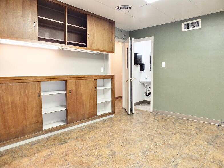 More Photos Of 830 Atlantic Ave, Long Beach Medical For Sale