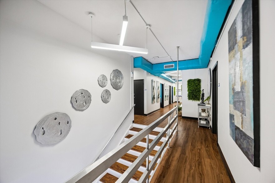 More Photos Of 629-633 W 19th St, Houston Office For Sale