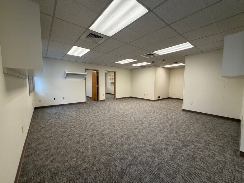 More Photos Of 615 Jefferson Blvd, Warwick Office For Sale