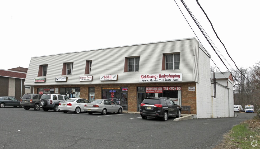 More Photos Of 713 E Main St, Bridgewater Convenience Store For Lease