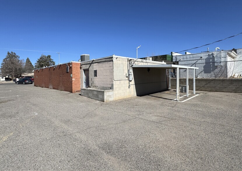 More Photos Of 8914 Menaul Blvd NE, Albuquerque Veterinarian Kennel For Sale