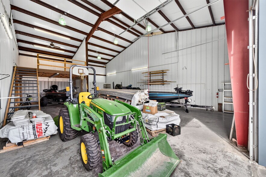 More Photos Of 110 Woodlands Cir, Crossville Self Storage For Sale