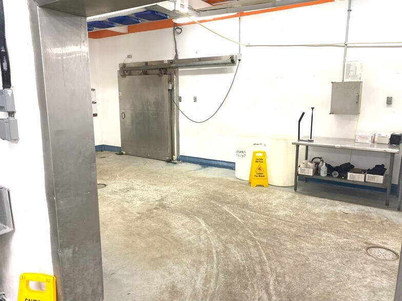 More Photos Of 1701 W Kilgore Ave, Muncie Industrial For Sale