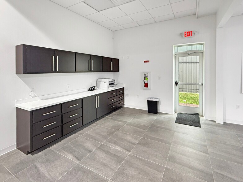 More Photos Of 32503 Tamina Rd, Magnolia Unknown For Lease