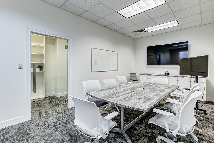 More Photos Of 7930 Broadway St, Pearland Medical For Lease