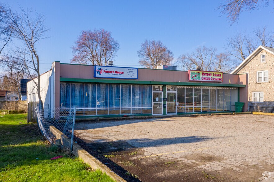 Primary Photo Of 950-954 Ecorse Rd, Ypsilanti Freestanding For Lease