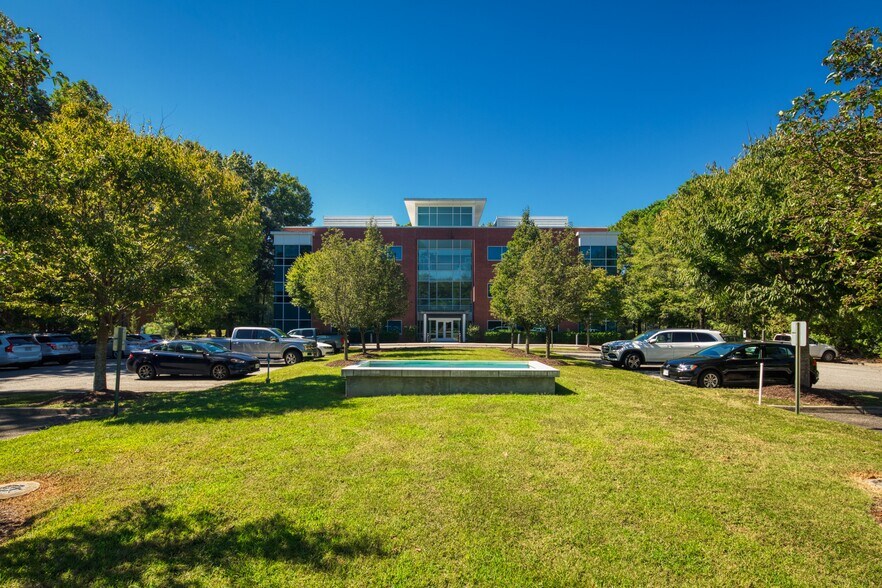 More Photos Of 11837 Rock Landing Dr, Newport News Office For Lease