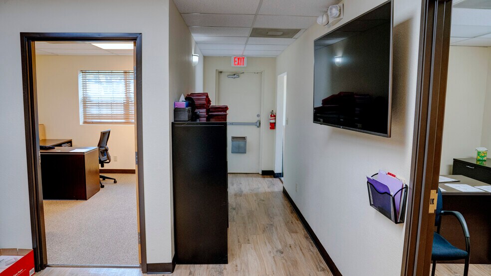 More Photos Of 5318 Bransford Rd, Colleyville Office For Sale