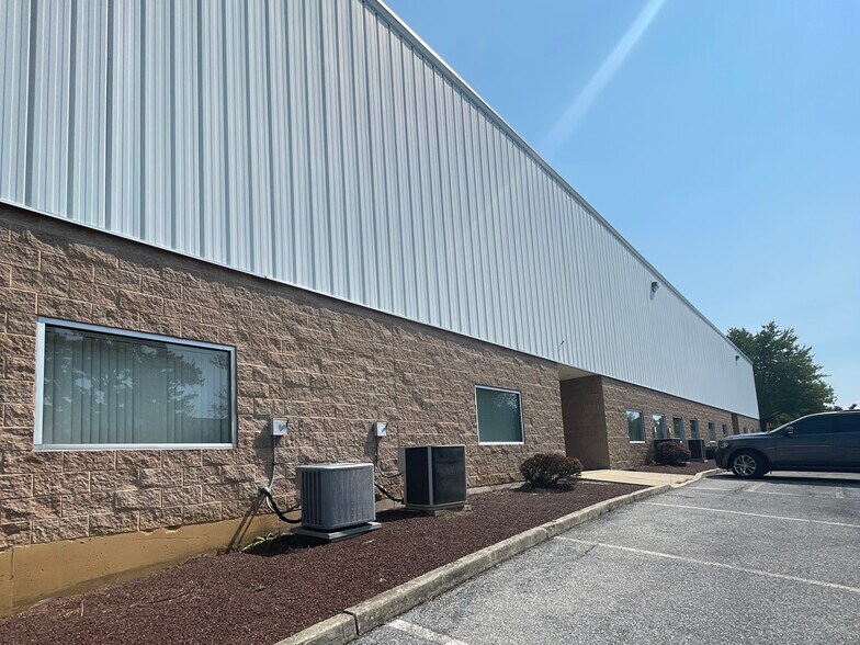 More Photos Of 759 Roble Rd, Allentown Warehouse For Lease
