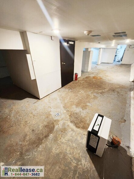 More Photos Of 138 Main St W, Shelburne Storefront Retail Residential For Lease