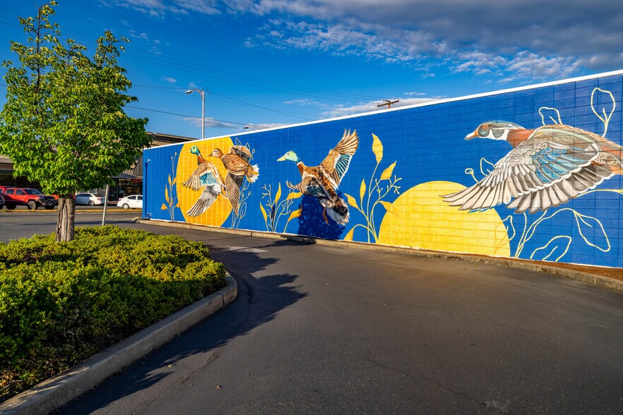 More Photos Of 239 SE G St, Grants Pass General Retail For Sale