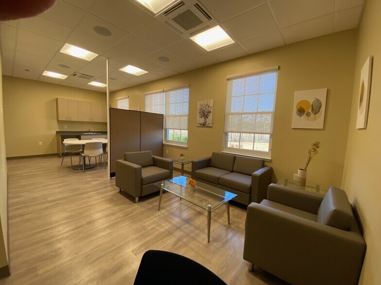 More Photos Of 11623 Philadelphia Rd, White Marsh Medical For Sale