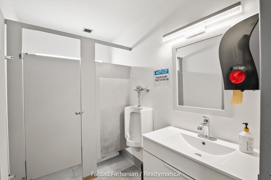 More Photos Of 42 Cardico Dr, Whitchurch-Stouffville Warehouse For Sale