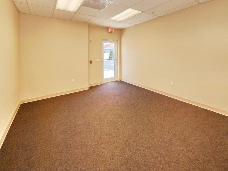 More Photos Of 822 62nd Street Cir E, Bradenton Unknown For Lease