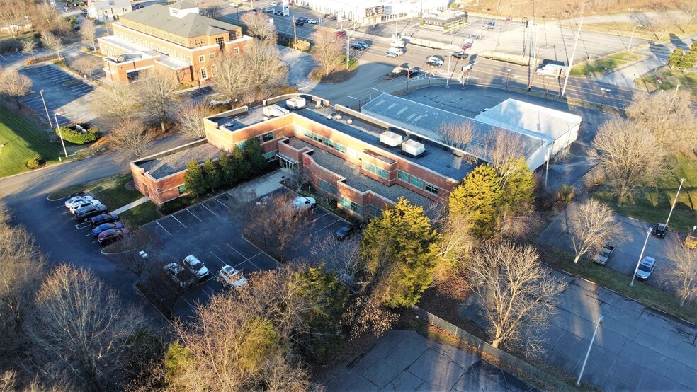 More Photos Of 110 Capital Dr, Knoxville Office For Sale
